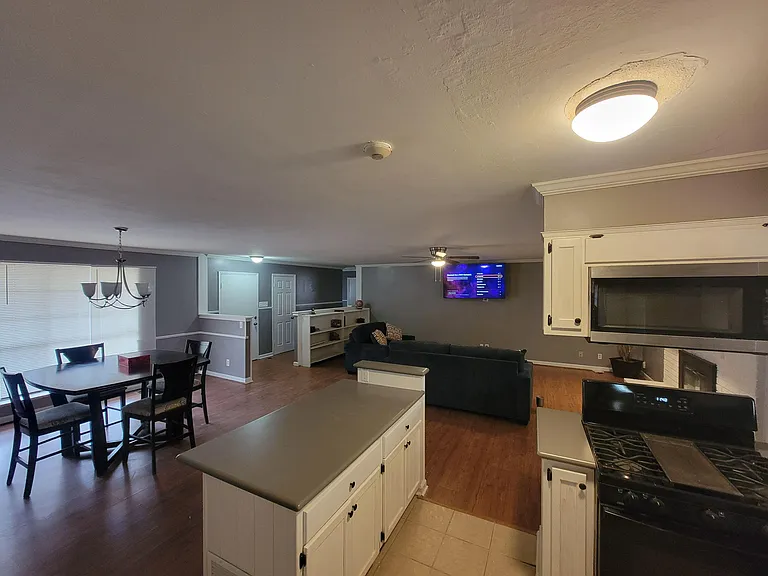 Pamela Ln — Photo 10