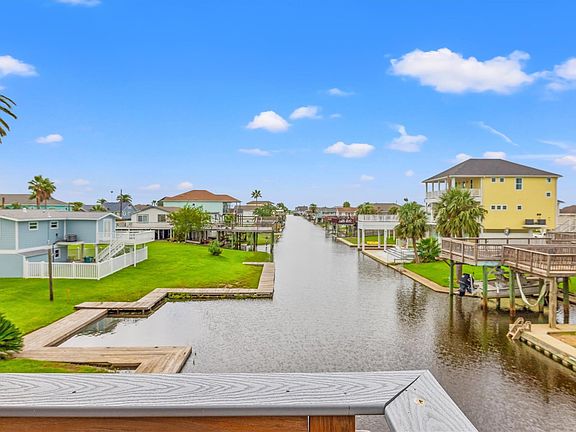 4th image of 16502 Bermuda Way