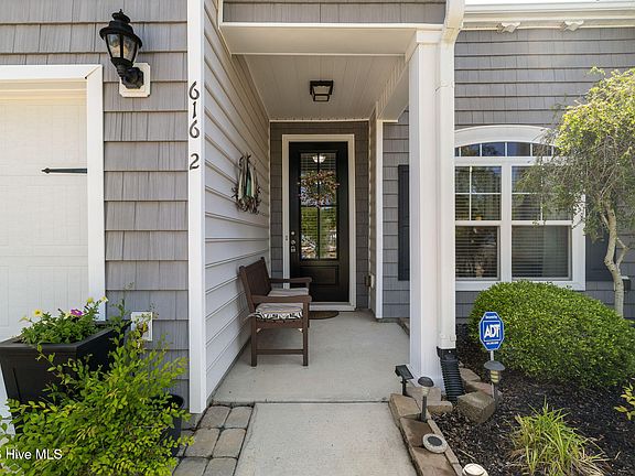 5th image of 616 Cambeck Drive SE Unit 2