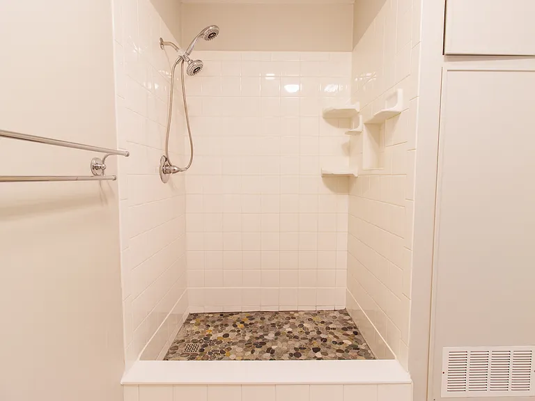 1445 Rolling Ridge Dr — Photo 15