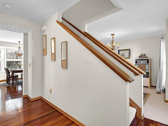 5th image of 3078 Walkerview Dr