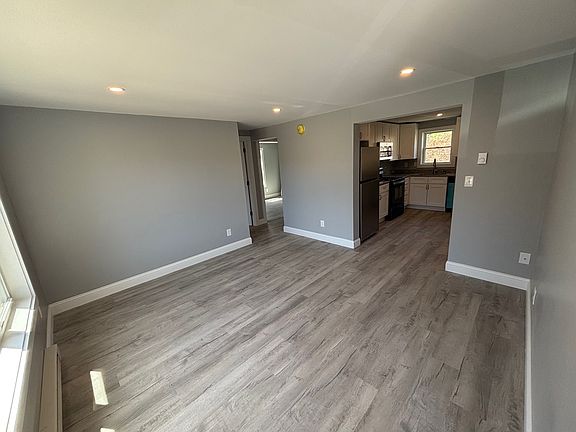 5th image of 244 South Rd APT 2
