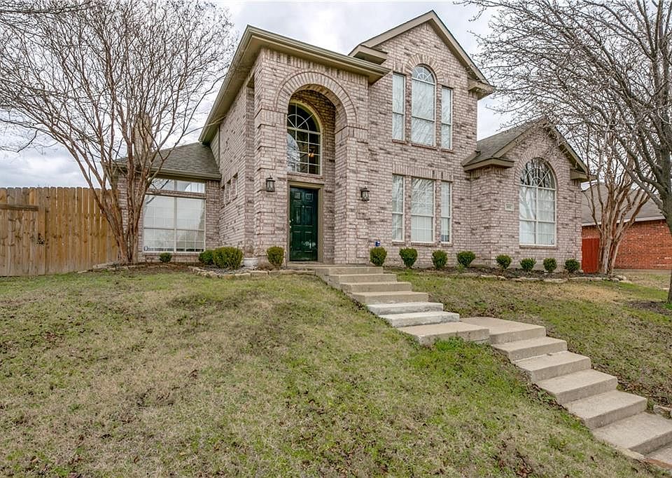 1st image of 3102 Sandhurst Dr