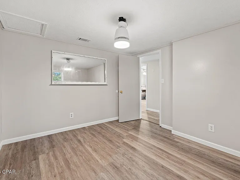 13636 Highway 77 — Photo 18