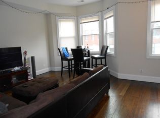 2619 N Southport Ave APT 2F, Chicago, IL 60614