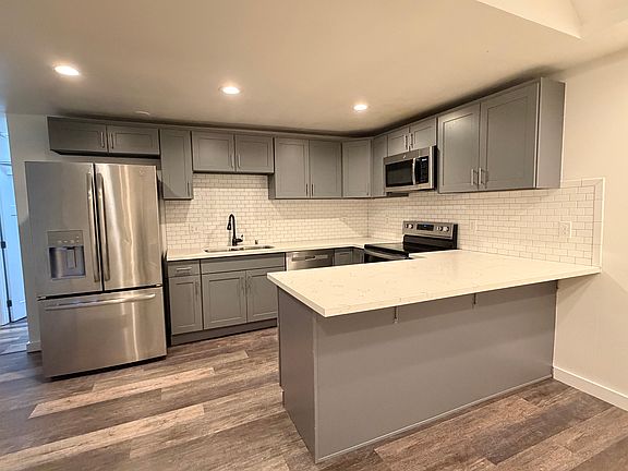 5th image of 504 S 59th St