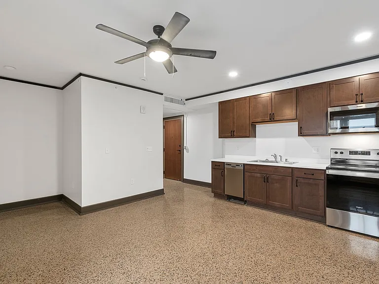 Concordia 27 Apartments - Free 1G Internet & Parking — Photo 30
