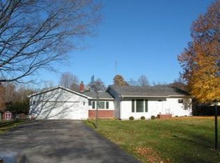 3121 Center Dr, Buchanan, MI 49107