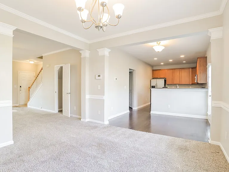 1733 Larne Cir — Photo 6
