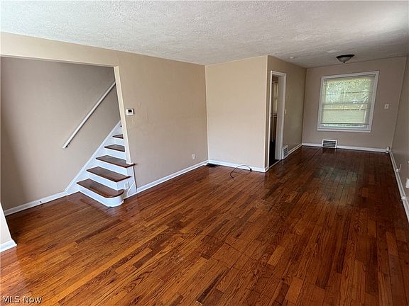 5th image of 1540 E 256th St