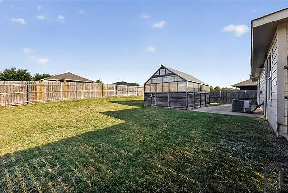1432 Oak Hollow Ln — Photo 29