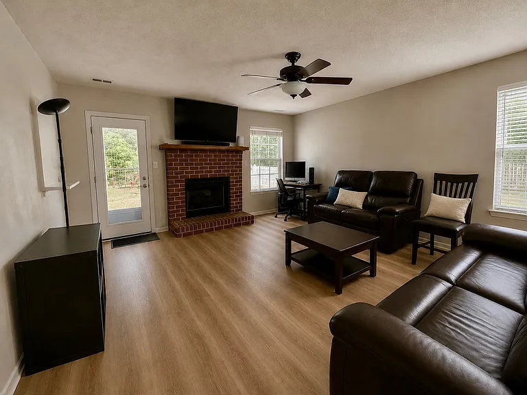 1591 Winthrope Dr — Photo 5