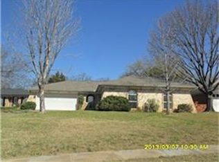 839 Ridge Dr, Bedford, TX 76021