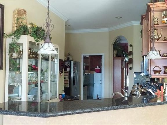 4th image of 2024 Allen St