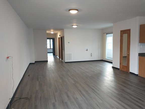3rd image of 2516 W Pratt Blvd #2