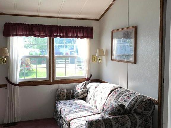 5th image of 363 W Lake St #45