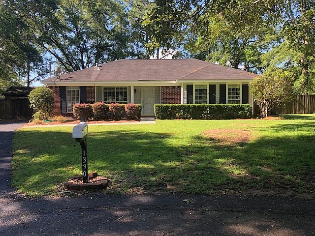 1st image of 1390 Essex Ct
