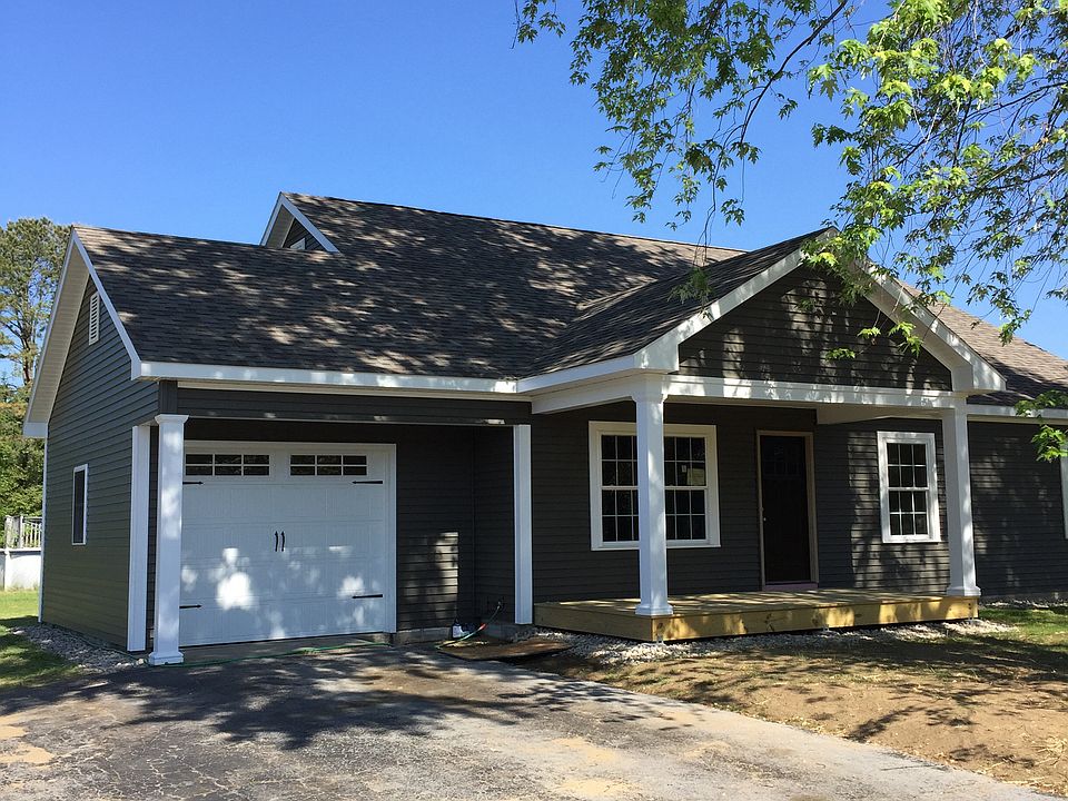 1st image of 4 Cheryl Dr