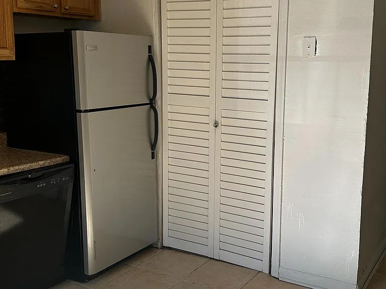 1805 Dutch Village Dr #K-339 — Photo 2