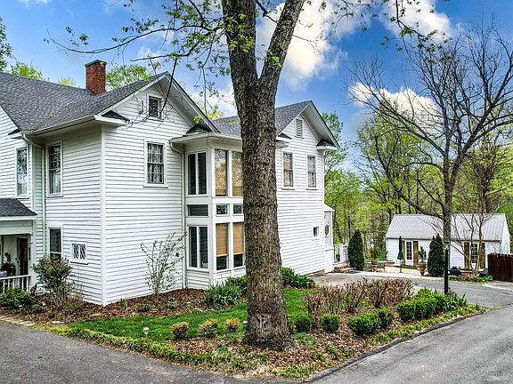 3rd image of 115 Old Orchard Dr
