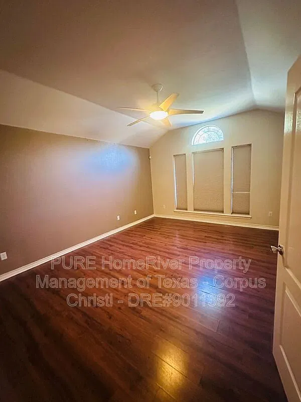 3 bed, 2.0 bath, 1619 sqft, $2,100 — Photo 4