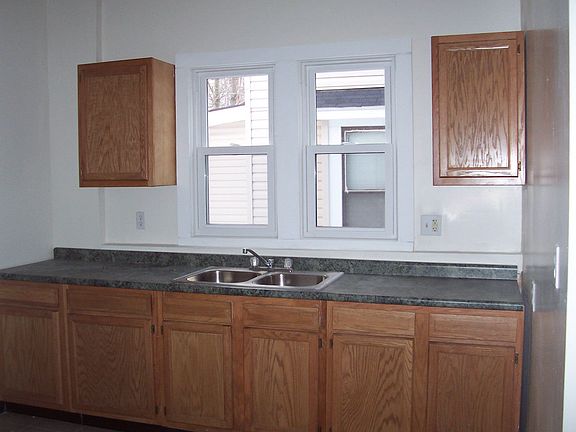 2nd image of 250 Wildwood Ave