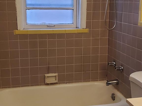 4th image of 3008 Wyoming St