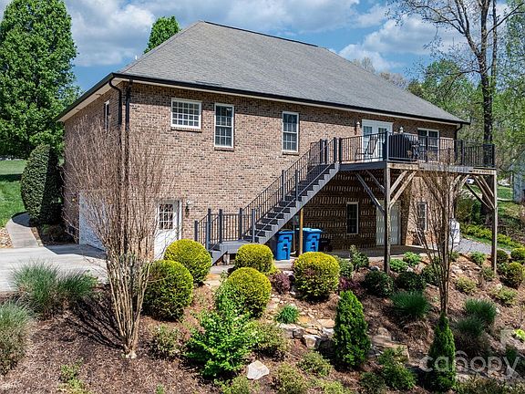 4th image of 1158 Waterford Dr