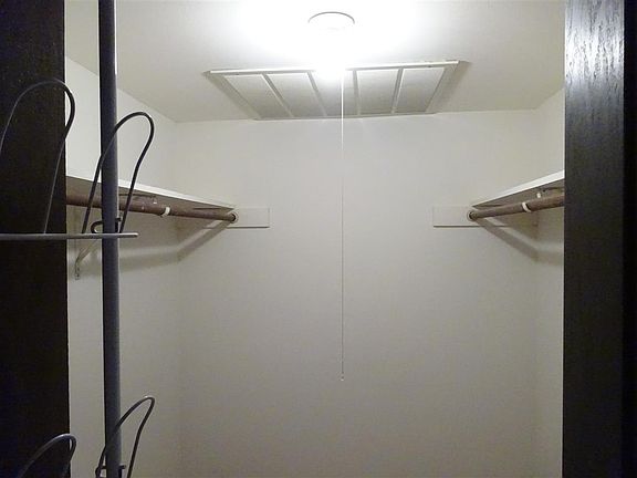 5th image of 2929 Sunnyside Dr APT B225