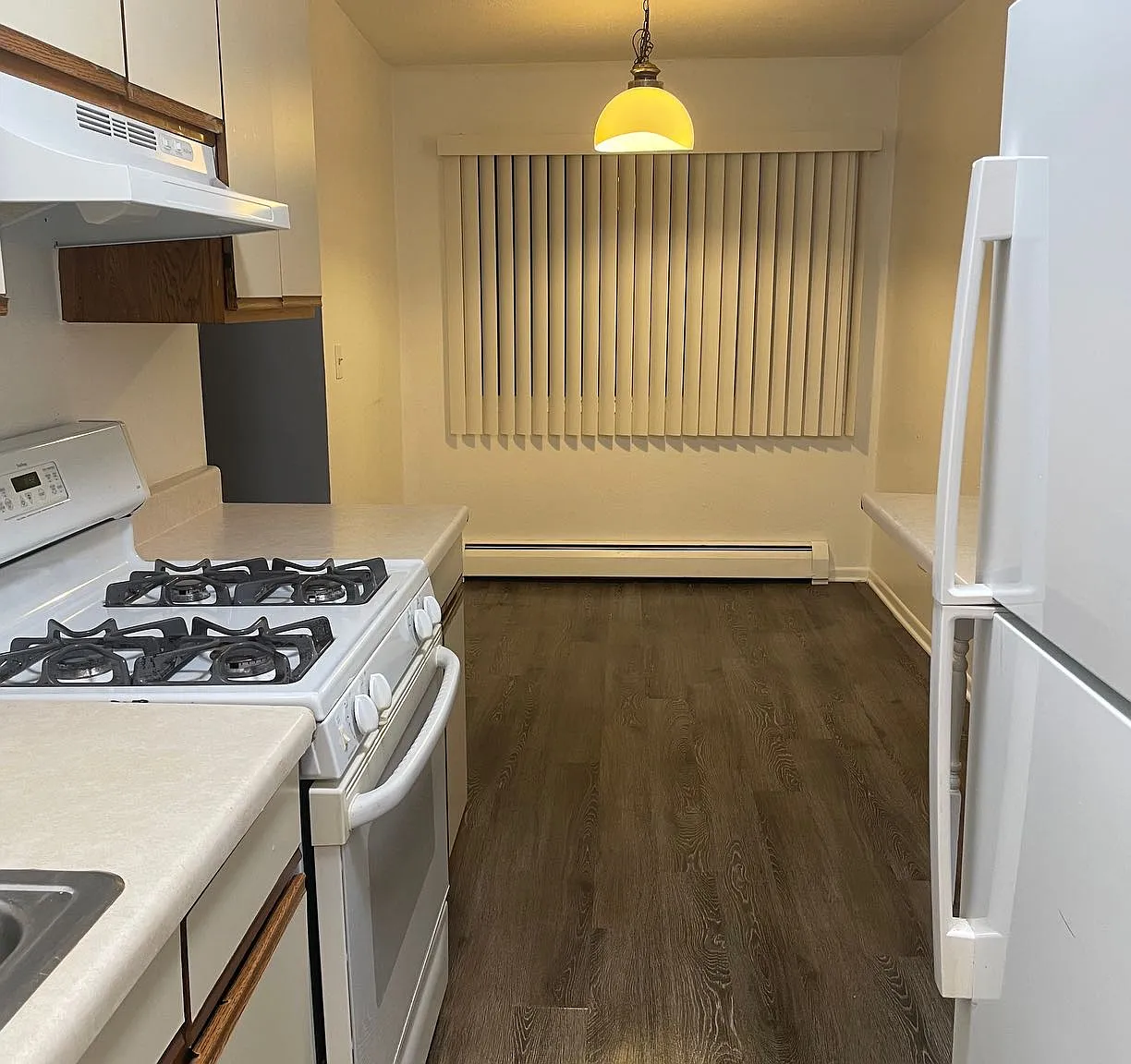 1 bed, 800 sqft, $1,150 — Photo 2