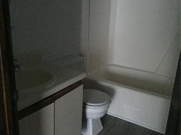 4th image of 417 Rogers Ave #A