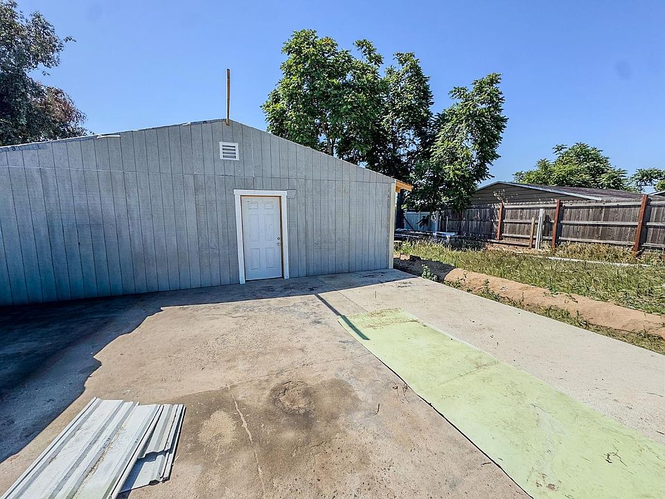 2nd image of 1601 El Dorado Ave