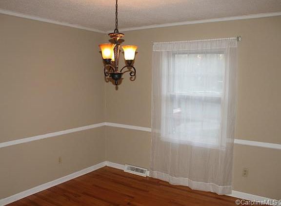 5th image of 518 Pamela St
