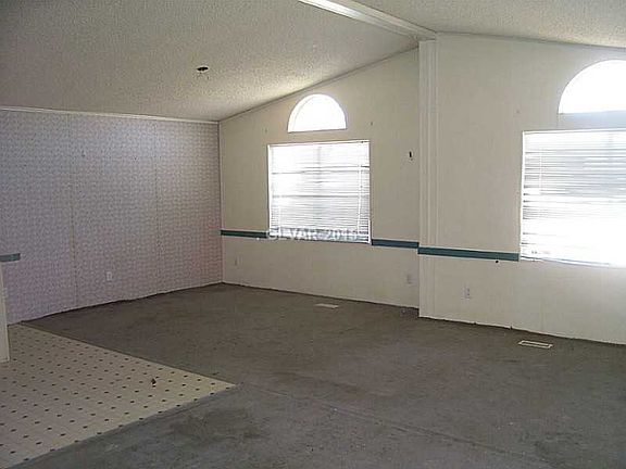 3rd image of 2160 W Christopher Ave