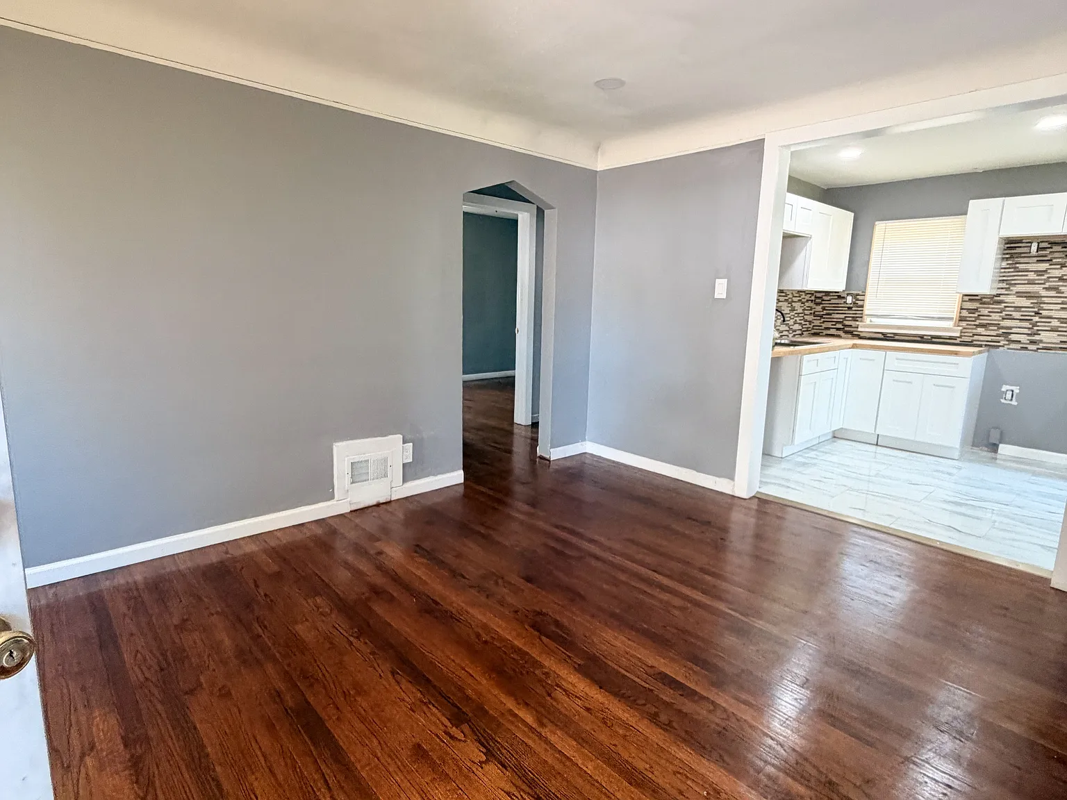 18467 Evergreen Road (FS) - 1 — Photo 3