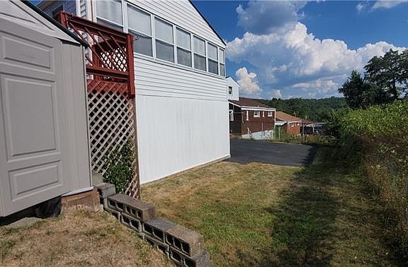 3rd image of 309 Cedarhurst Dr