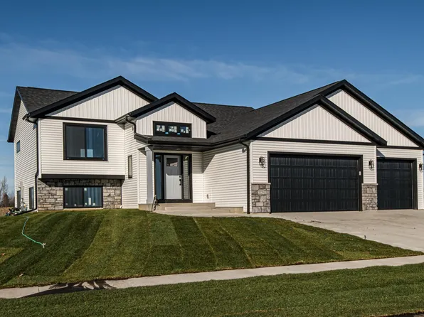 2229 Petersen Dr NW, Stewartville, MN 55976