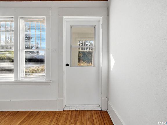 5th image of 3129 Retallack Street