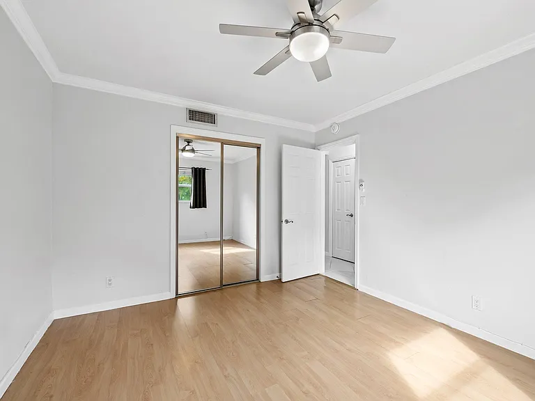 1012 SE 15th St #2 — Photo 23
