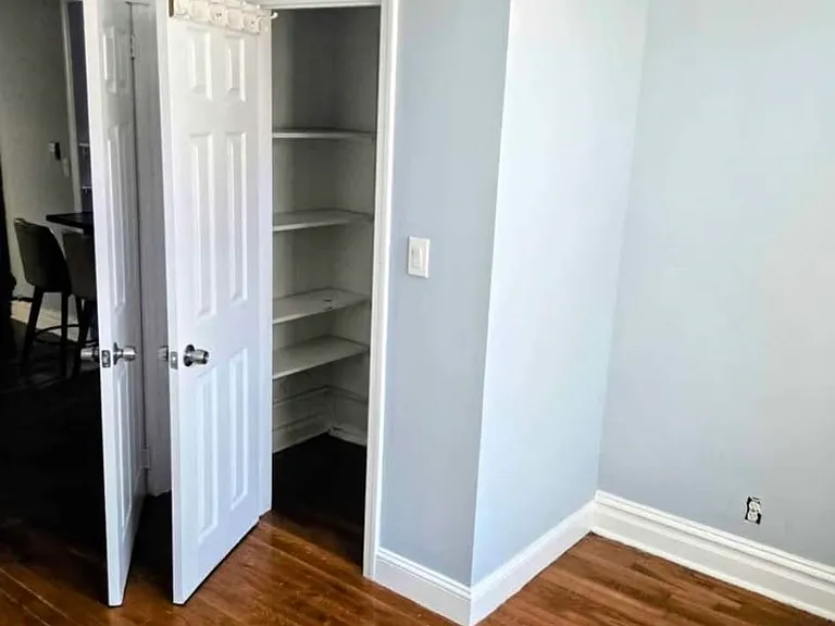 361 Fairview Ave #1R — Photo 4