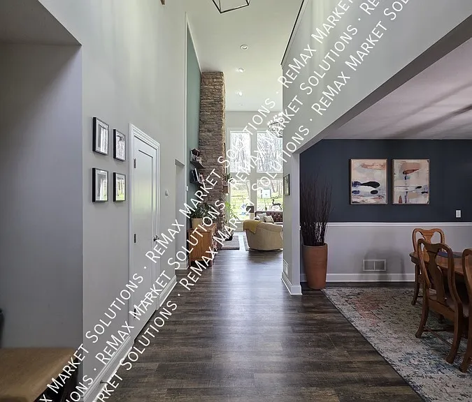 143 Munroe Falls Ave — Photo 2