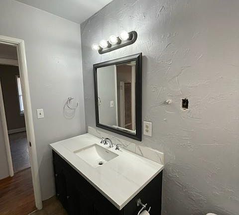 4th image of 3013 E College Ave