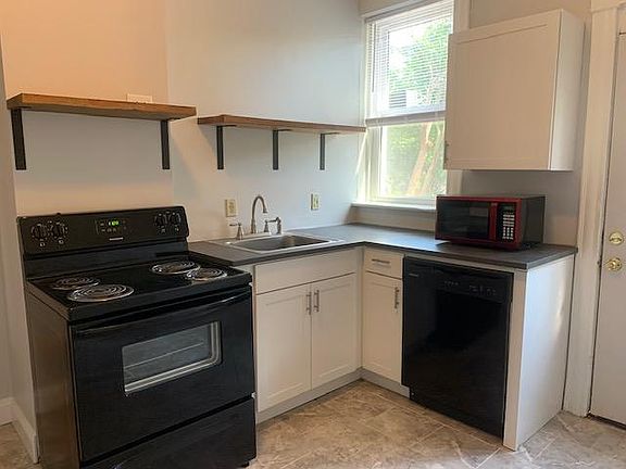 3rd image of 2560 Ingleside Ave #1