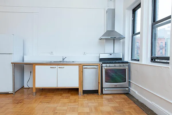 Rented by Voro NYC | media 37