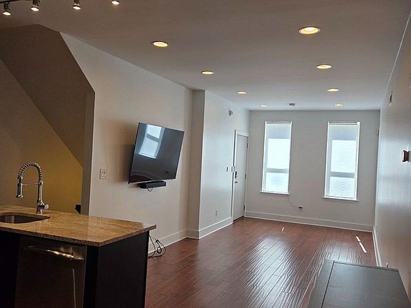 5th image of 1603 Ellsworth St #A