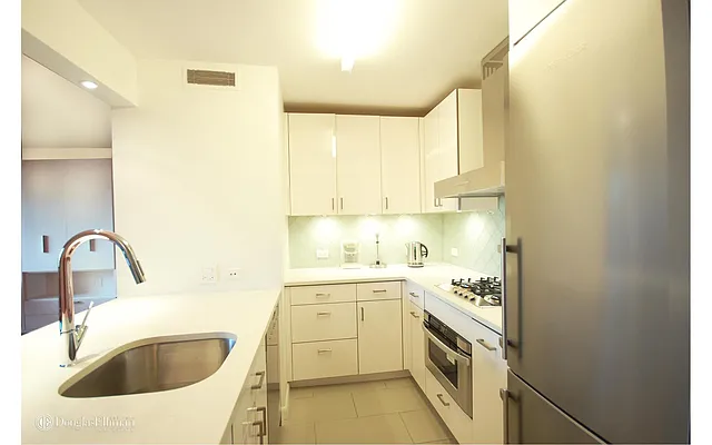Rented by Douglas Elliman | media 24