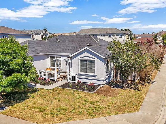 2nd image of 600 Meadow Bay Dr
