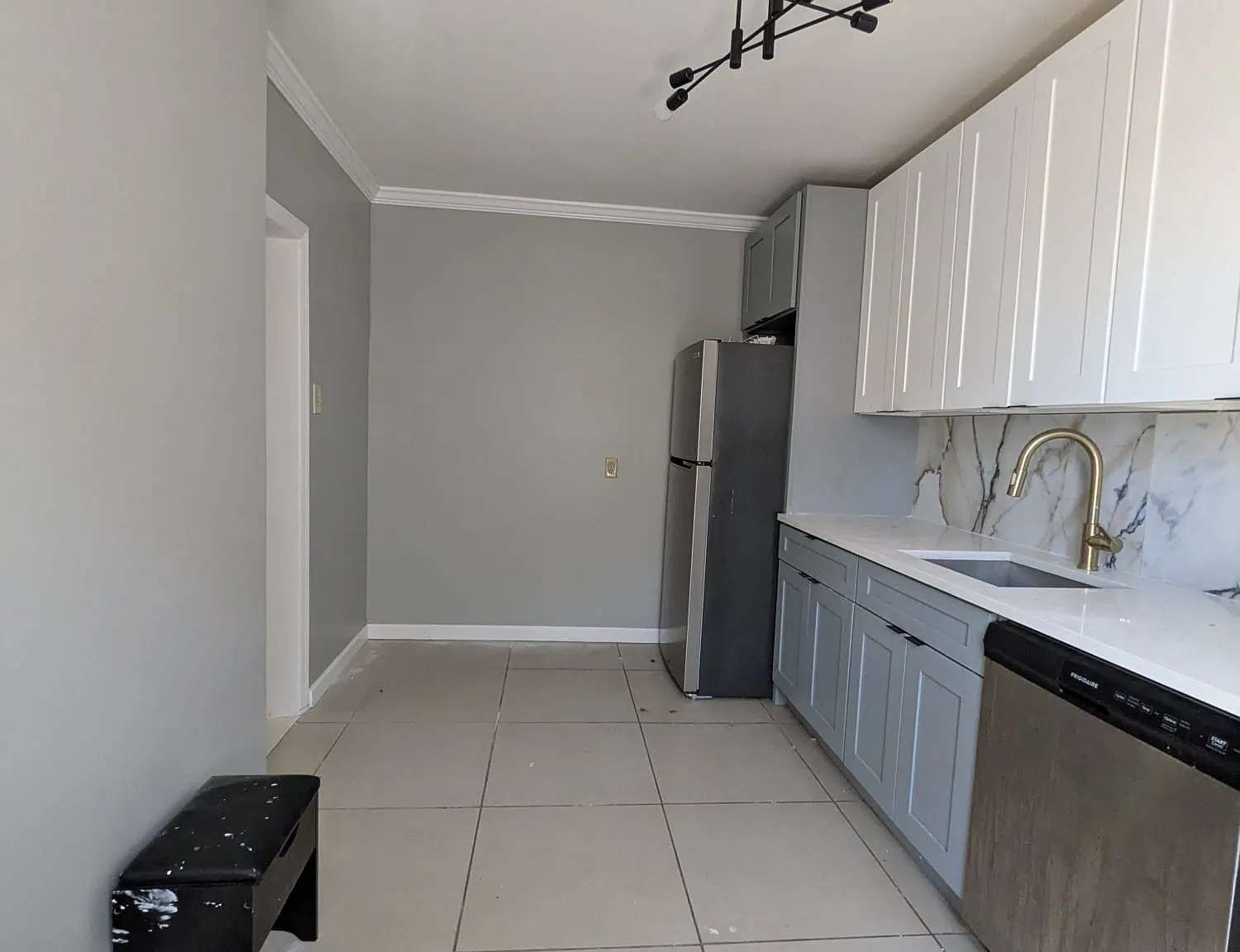2 bed, 800 sqft, $2,200 — Photo 2