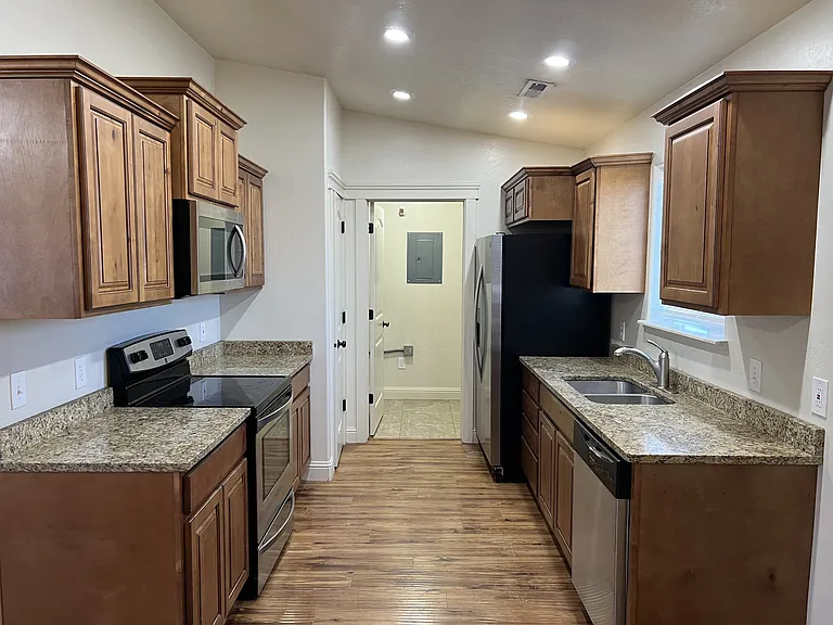 279 Country Club Pkwy — Photo 10