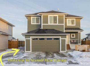 22 W Hanson Dr NE, Rocky View County, AB T0J1X1